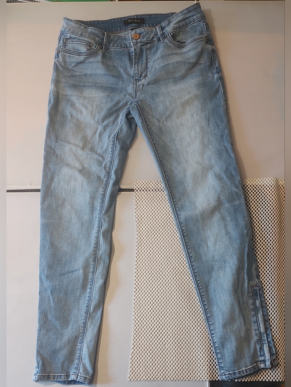 White House Black Market Skimmer Women's Size 4 Jeans Skinny Gently Used Capri